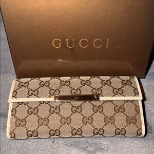 Brand New unused Gucci GG Supreme canvas continental flap wallet box n dust bag.